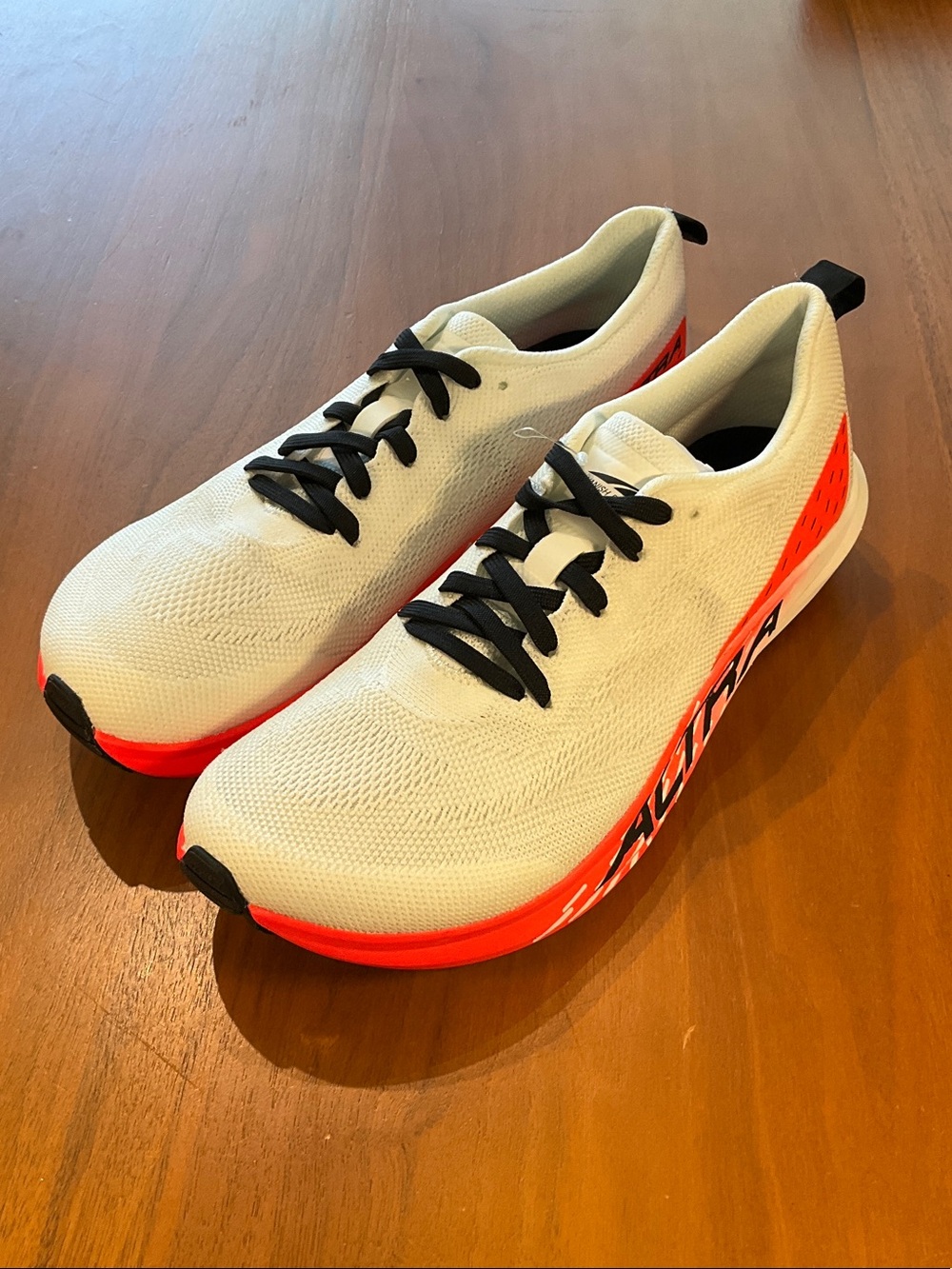 Vanish Pulse Altra Women's White Athletic Running Shoes with Red sample